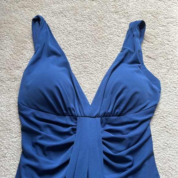 💜 HOST PICK 💜 Enchante Blue Low Back Cocktail Dress - Picture 5 of 8